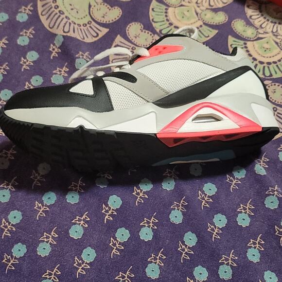 Super Sick Air Structures !!!! - Picture 4 of 7